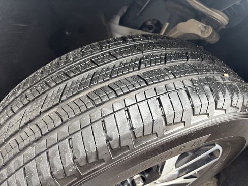 Used 2024 Jeep Grand Cherokee Limited image 37