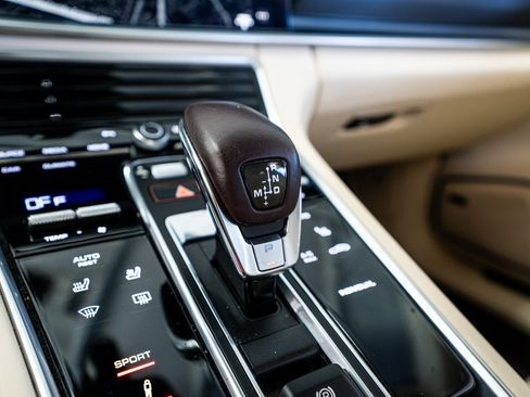 Used 2023 Porsche Panamera Platinum Edition image 51