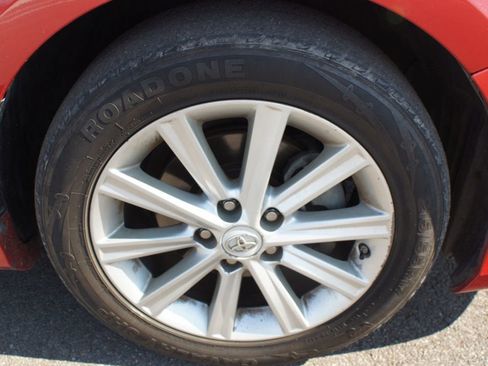 Used 2012 Toyota Camry XLE w/ Leather Pkg image 17