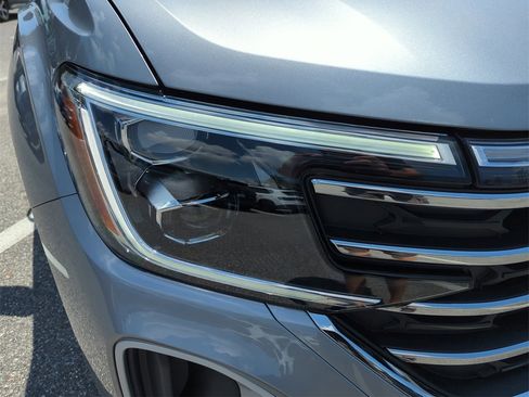 New 2026 Volkswagen Atlas SE image 13