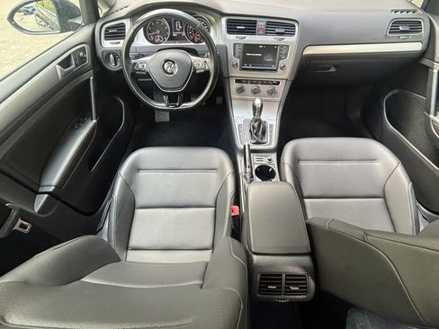 Used 2017 Volkswagen Golf S FWD image 22