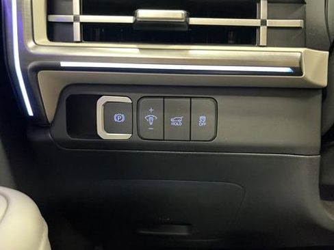 Used 2025 Hyundai Santa Fe Limited AWD/4WD image 36