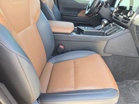 Used 2024 Lexus GX 550 w/ Accessory Package (31) AWD/4WD image 22