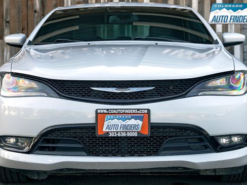 Used 2015 Chrysler 200 S w/ Navigation & Sound Group I image 5