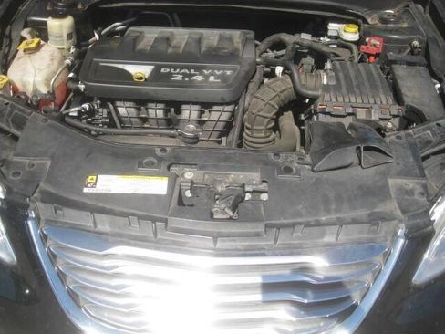 Used 2012 Chrysler 200 Touring image 34