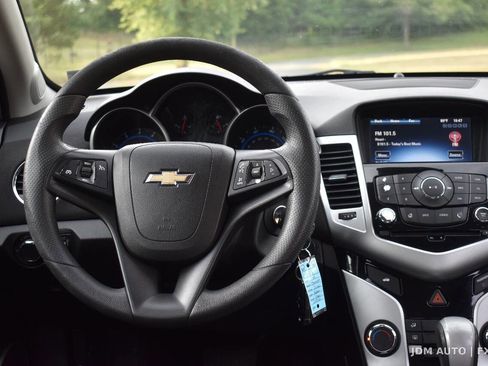 Used 2015 Chevrolet Cruze LT w/ Sun And Sound Package FWD image 20