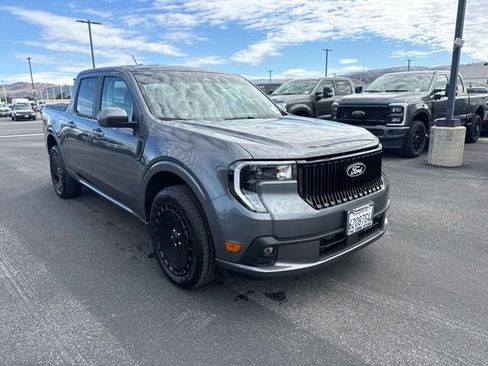 Certified 2025 Ford Maverick Lobo AWD/4WD image 4