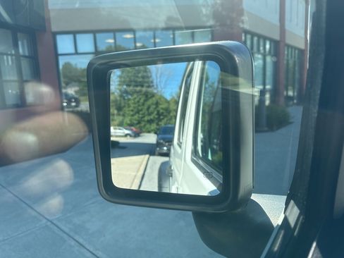 Used 2019 Jeep Wrangler Unlimited Sport S image 33