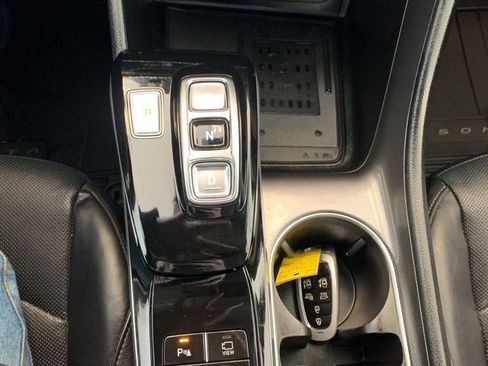 Used 2021 Hyundai Sonata Limited w/ Winter Weather Package image 10