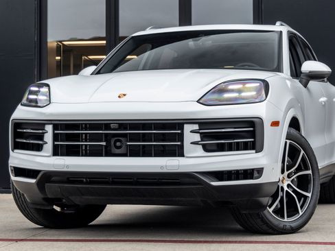 New 2025 Porsche Cayenne AWD/4WD image 7