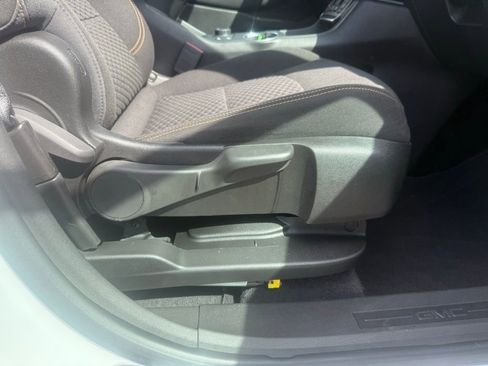 Used 2021 GMC Terrain SLE w/ Driver Convenience Package FWD image 46