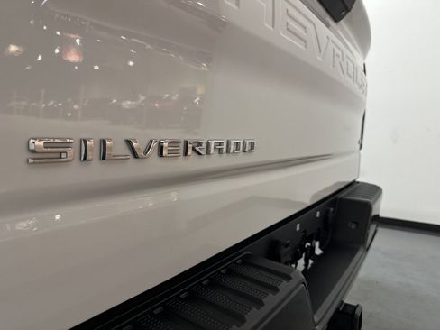 Used 2019 Chevrolet Silverado 1500 LT Trail Boss image 14