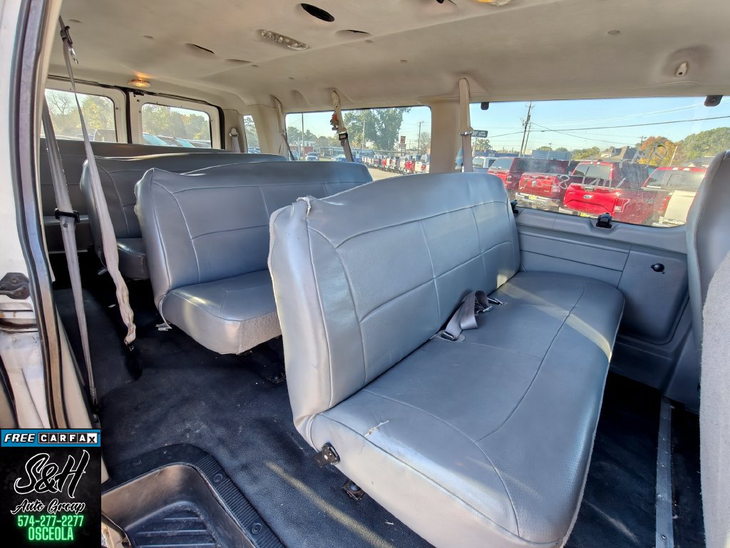 Used 2003 Ford E-350 and Econoline 350 Club Wagon RWD image 15