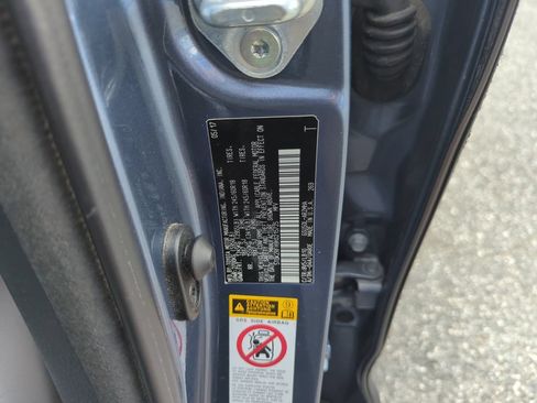 Used 2017 Toyota Highlander XLE FWD image 51