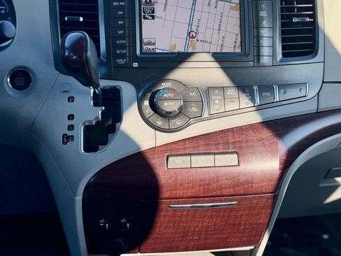 Used 2011 Toyota Sienna XLE w/ XLE Navigation Pkg image 14