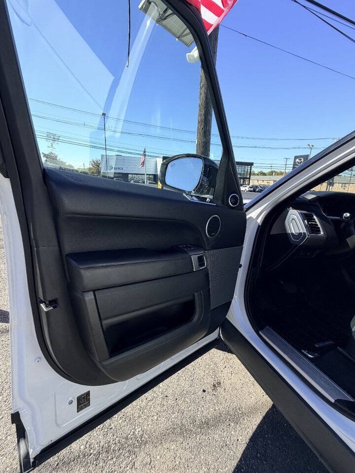 Used 2018 Land Rover Range Rover Sport HSE AWD/4WD image 5