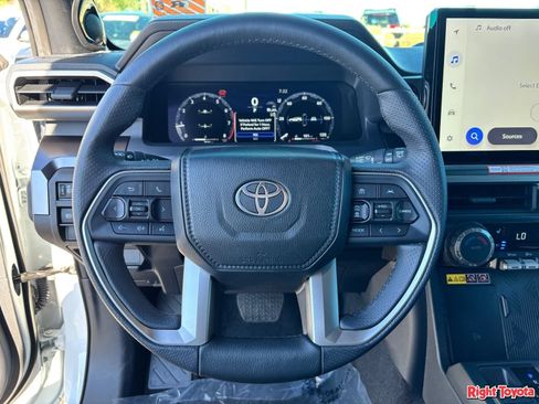 Certified 2025 Toyota 4Runner TRD Off-Road Premium AWD/4WD image 22