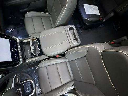 Used 2025 GMC Yukon Elevation w/ Elevation Premium Package image 25