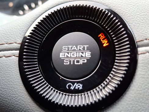 Certified 2024 Jeep Compass Limited image 22