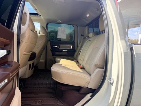 Used 2018 RAM 3500 Laramie image 32