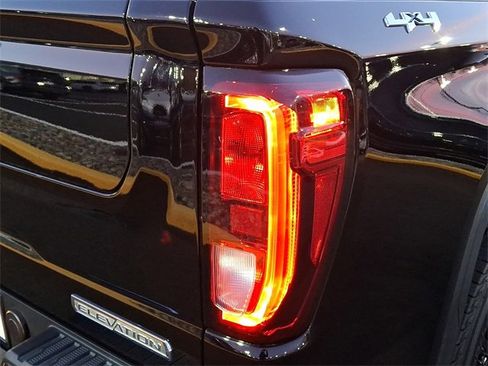 Used 2022 GMC Sierra 1500 Elevation image 16