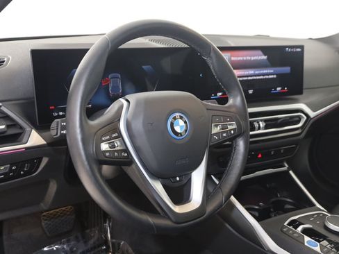Used 2023 BMW i4 eDrive35 w/ Premium Package RWD image 6