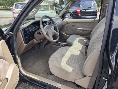 Used 2004 Toyota Tacoma 2WD Regular Cab image 8