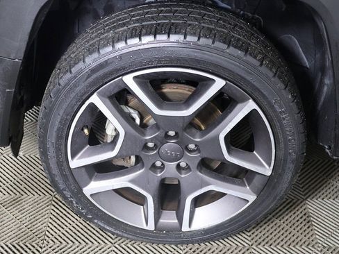 Used 2020 Jeep Renegade Latitude w/ UConnect 8.4 Nav Group image 14