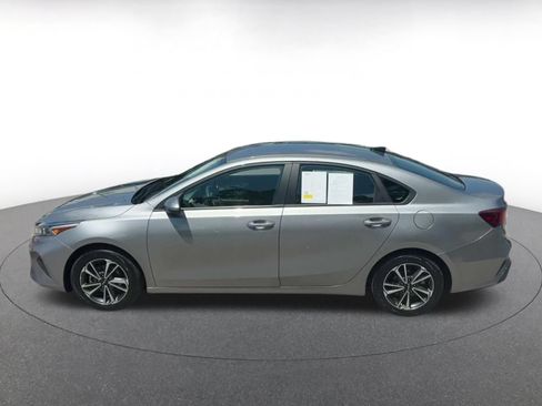 Used 2024 Kia Forte LXS FWD image 9