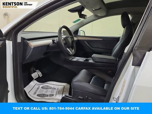 Used 2022 Tesla Model Y Performance image 7