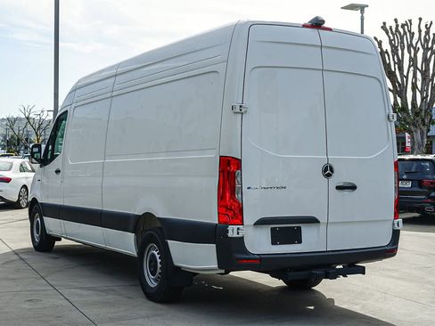 New 2024 Mercedes-Benz eSprinter 170 Cargo image 2