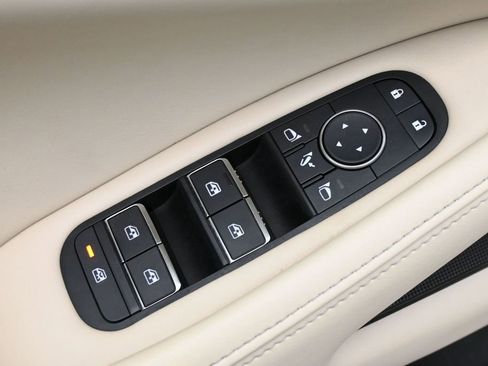 Used 2023 INFINITI QX60 Luxe w/ Cargo Package FWD image 4