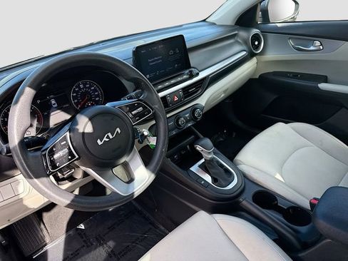 Used 2023 Kia Forte LXS w/ LXS Technology Package image 9