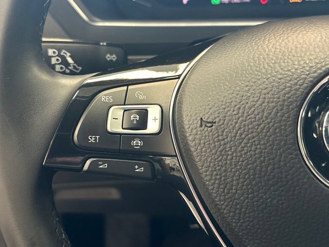 Used 2020 Volkswagen Tiguan SEL AWD/4WD image 36