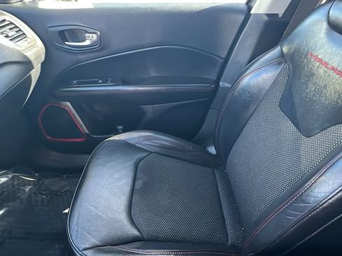 Used 2019 Jeep Compass Trailhawk image 12