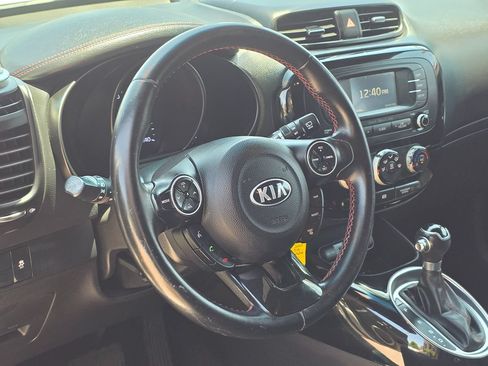 Used 2016 Kia Soul + w/ Soulful Package FWD image 19