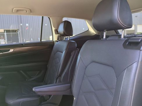 Used 2024 Volkswagen Atlas SE image 28
