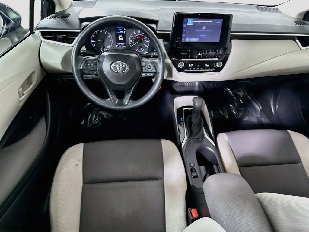 Used 2025 Toyota Corolla LE FWD image 16