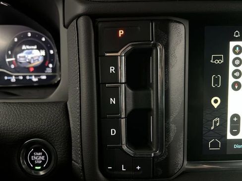 Used 2023 GMC Yukon XL Denali w/ Denali Reserve Package image 16