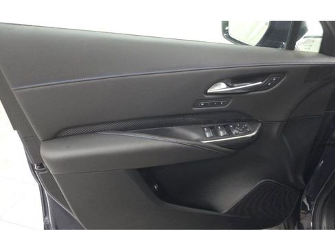 Used 2024 Cadillac XT4 Sport image 8