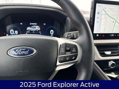Used 2025 Ford Explorer Active image 22