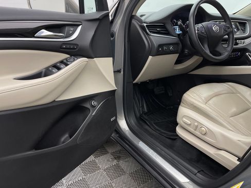 Used 2018 Buick Enclave Premium FWD image 16