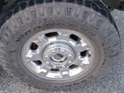 Used 2012 Ford F350 Lariat w/ Chrome Pkg image 11