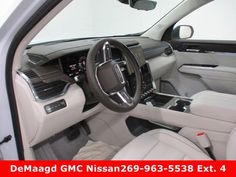 New 2026 GMC Acadia Denali w/ Super Cruise Package image 18