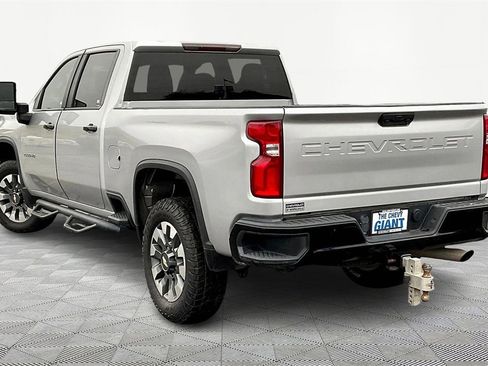 Used 2021 Chevrolet Silverado 2500 Custom w/ Custom Value Package image 4