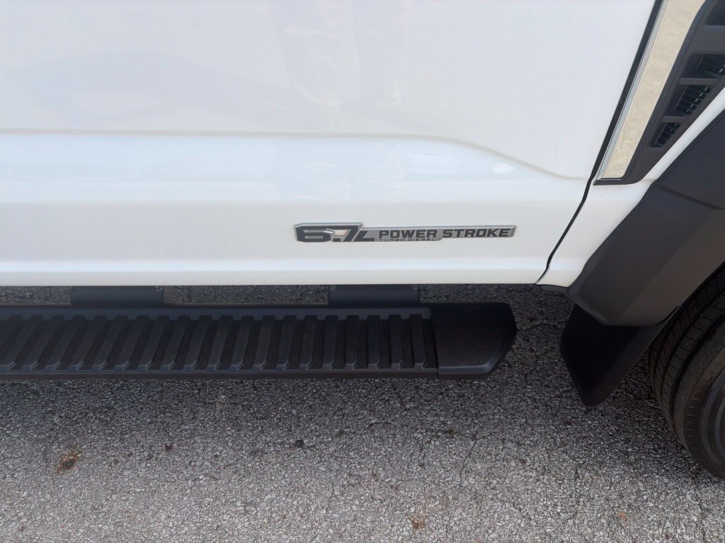 Used 2024 Ford F550 4x4 Crew Cab Super Duty image 12