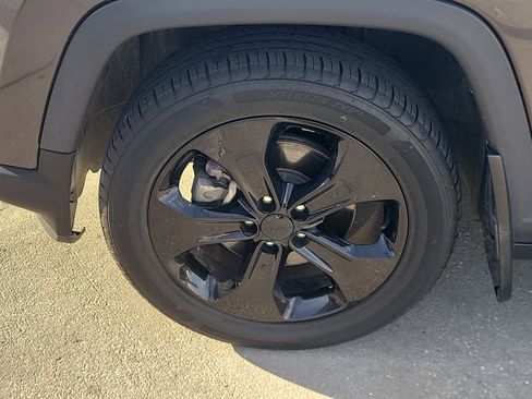 Used 2018 Jeep Compass Altitude w/ Popular Equipment Group image 10