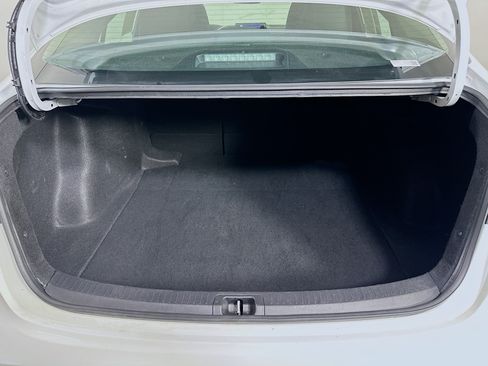 Used 2024 Toyota Corolla LE FWD image 28