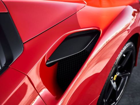Used 2023 Ferrari F8 Tributo RWD image 10