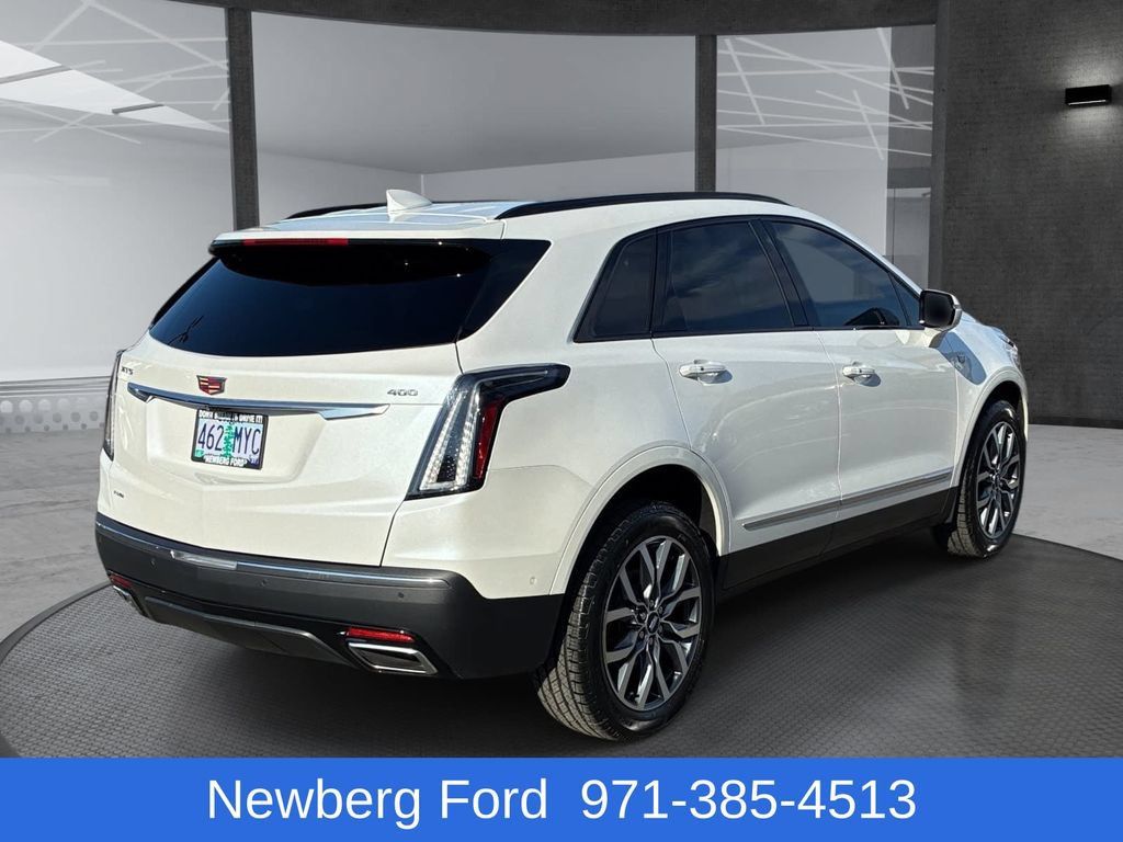 Used 2024 Cadillac XT5 Sportv w/ Platinum Package AWD/4WD image 5